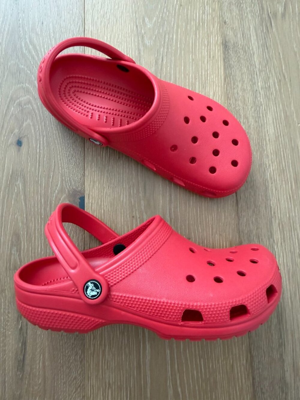 Crocs Shoes Unisex Women 9 Men 7 Classic Clog Red Sandals Lightweight Casual